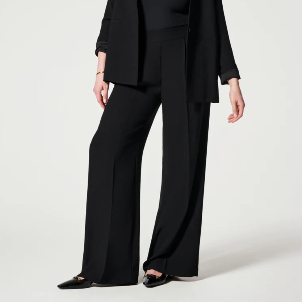 EUC: Spanx Carefree Crepe pleated Trouser